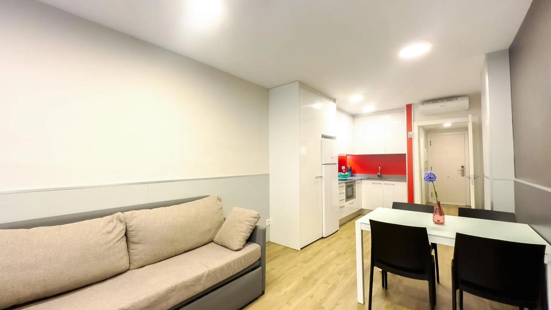 Rentalmar Zahara family suites Salou 0*,
