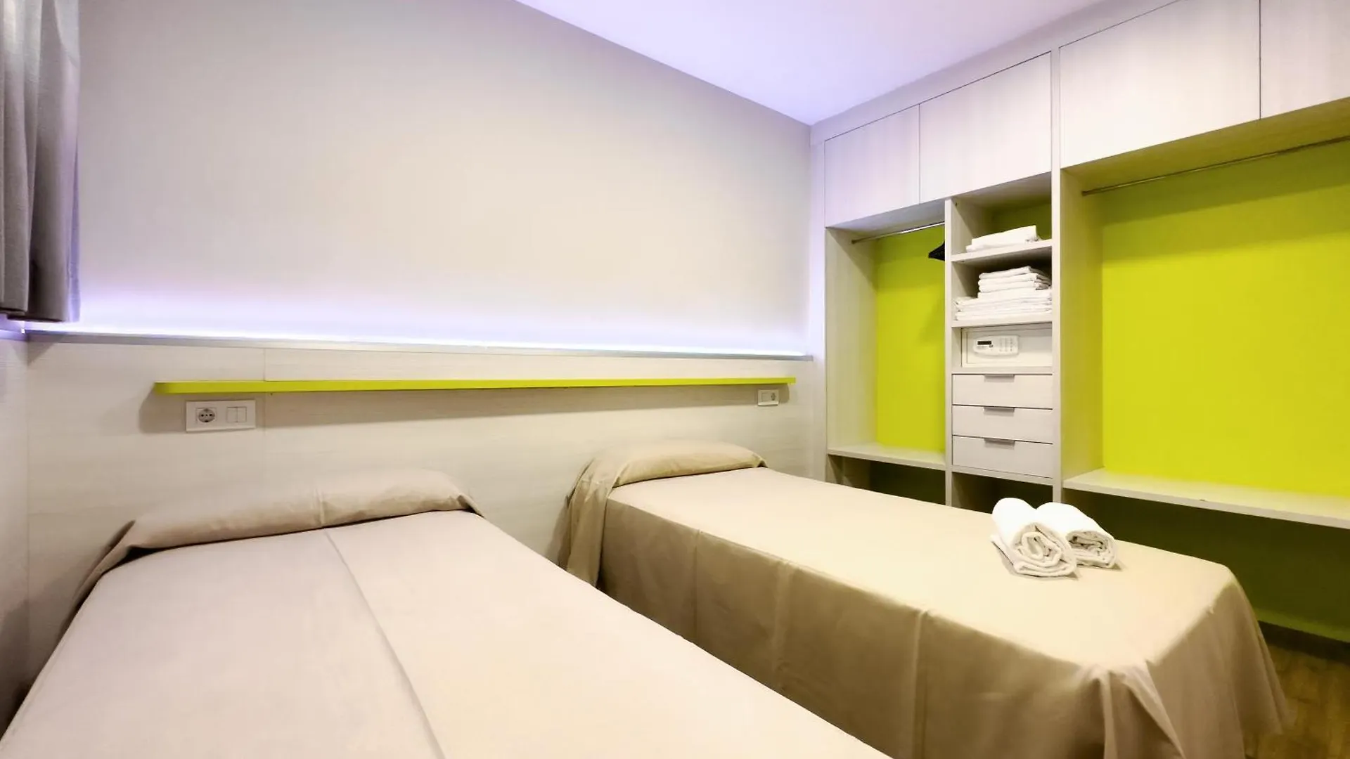 Rentalmar Zahara family suites Salou España