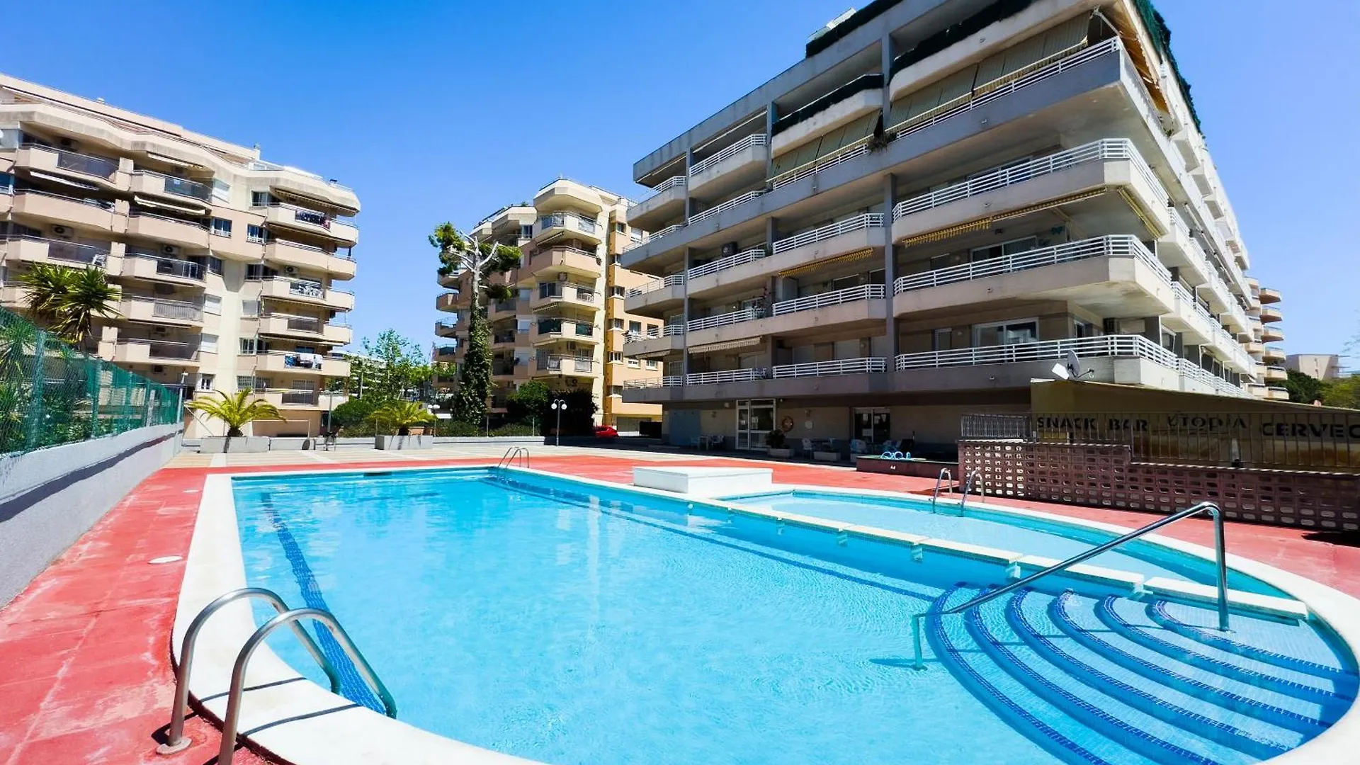 Rentalmar Zahara Family Suites Salou